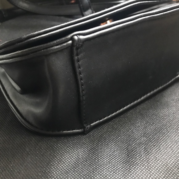 Matt & Nat | Small Saddle Crossbody Bag - Picture 4 of 7